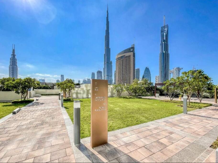 Downtown Views, Downtown Dubai - Mint Stay Экстерьер фото